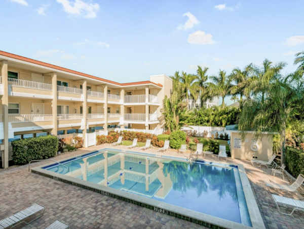 Holmes Beach Gulf Front 2 Bedroom Beach Vacation Condo